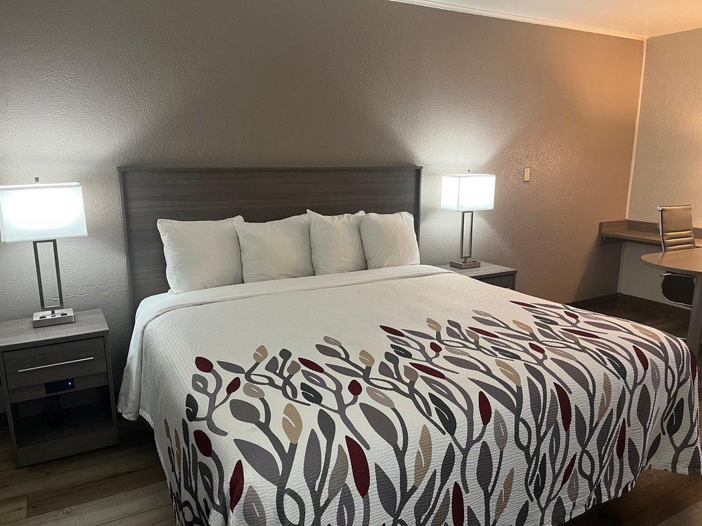 Red Roof Inn Madisonville エクステリア 写真